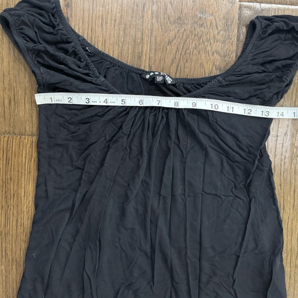 Black Relaxed Ruched Blouse - Picture 3 of 7